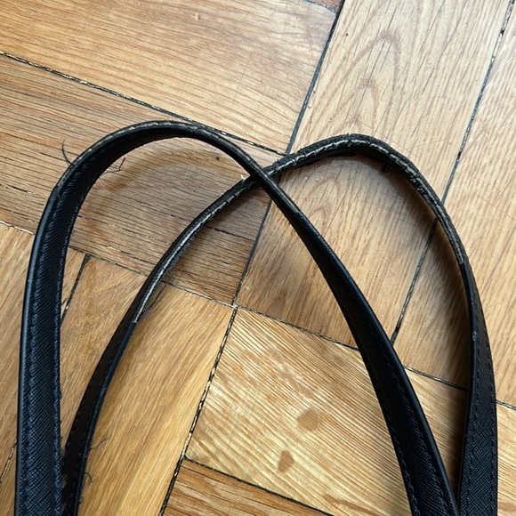 Michael Kors Jet Set Tote - Picture 6 of 10